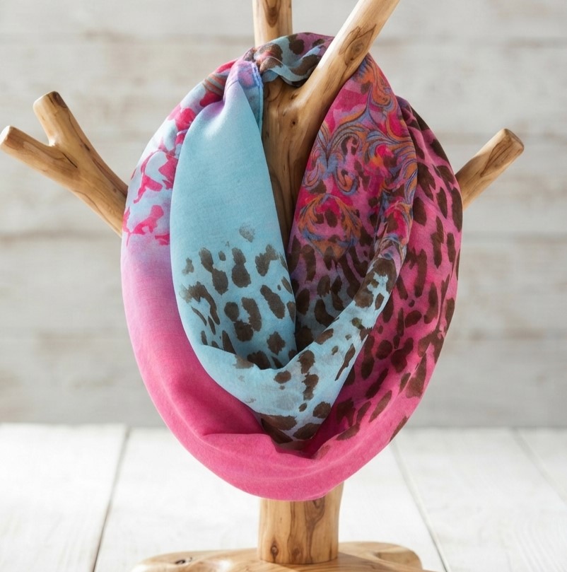 Leopard Scroll Pattern Infinity Scarf - Fushia