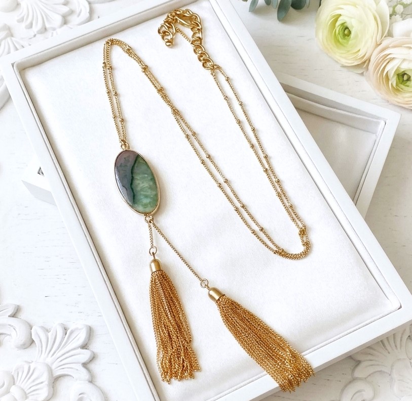 Agate Gemstone Pendant with Tassel Long Necklace (Green)