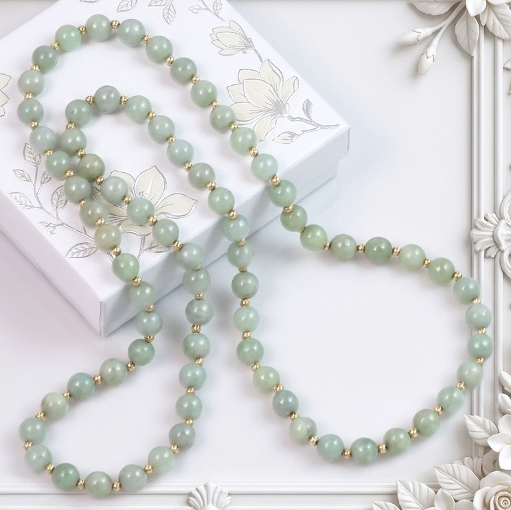Green Aventurine Gemstone Vintage Necklace
