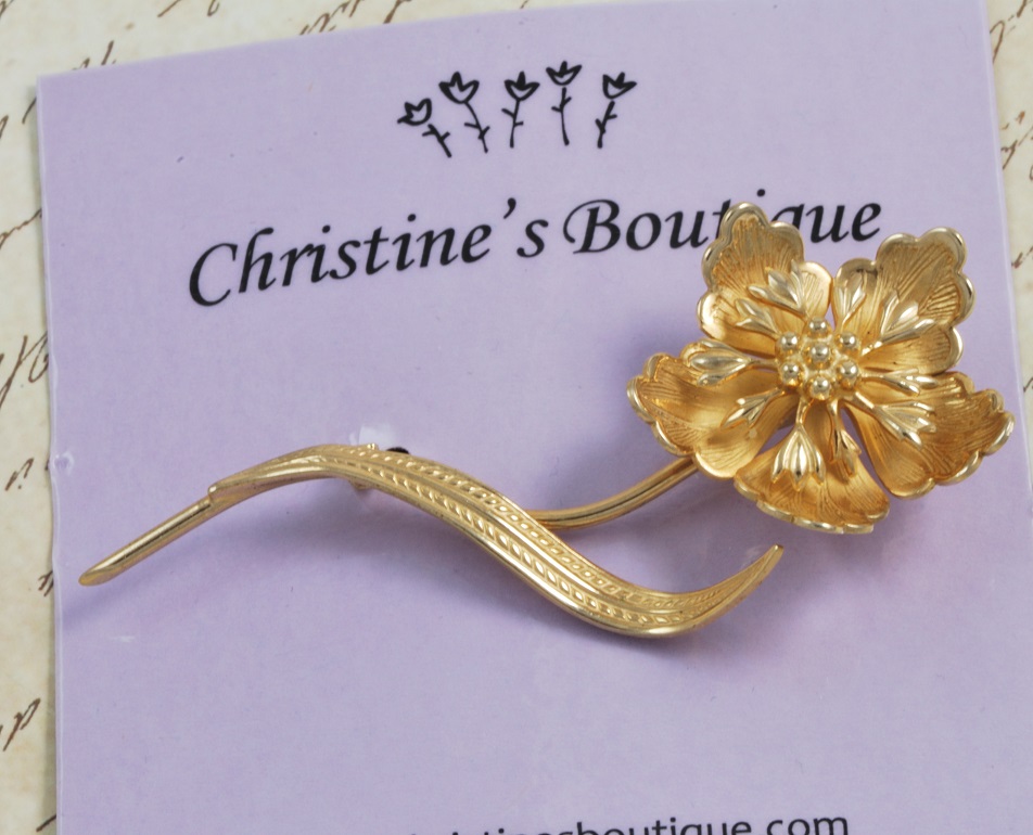 Giovanni Signed Goldtone Flower Pin