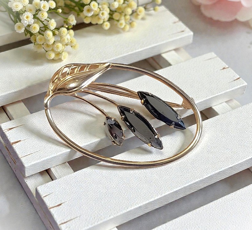 Glass Hematite Stones Oval Pin Signed