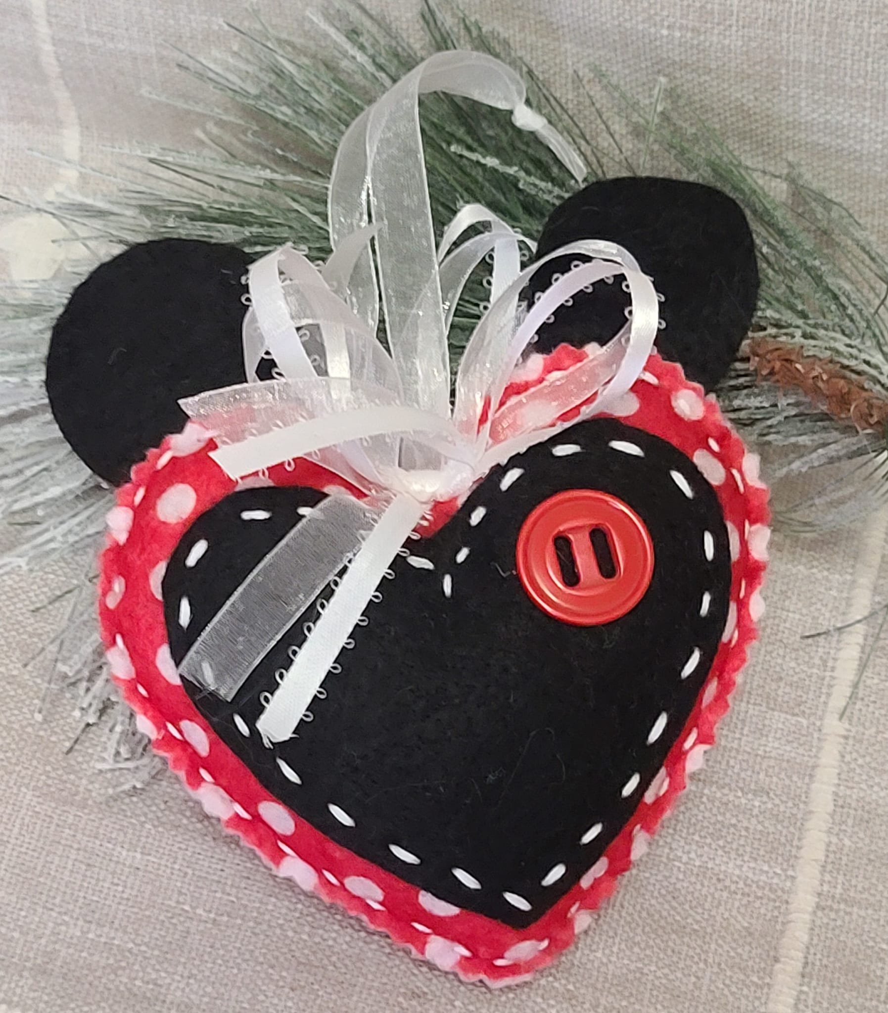 Mouse Ears and Polka Dots felt heart Micky ornament - Click Image to Close