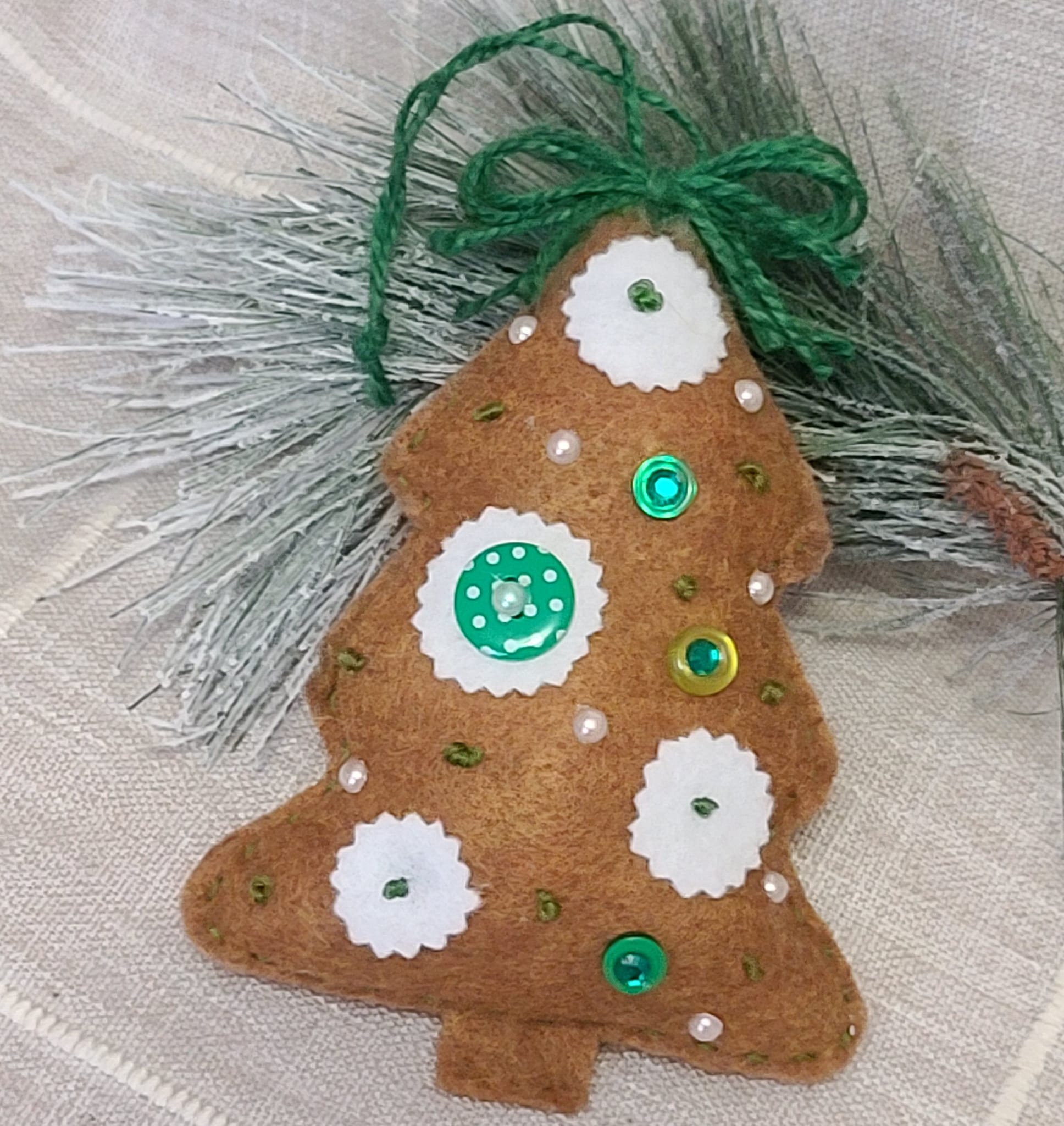 Christmas felt tree ornament - gingerbread - green - Click Image to Close