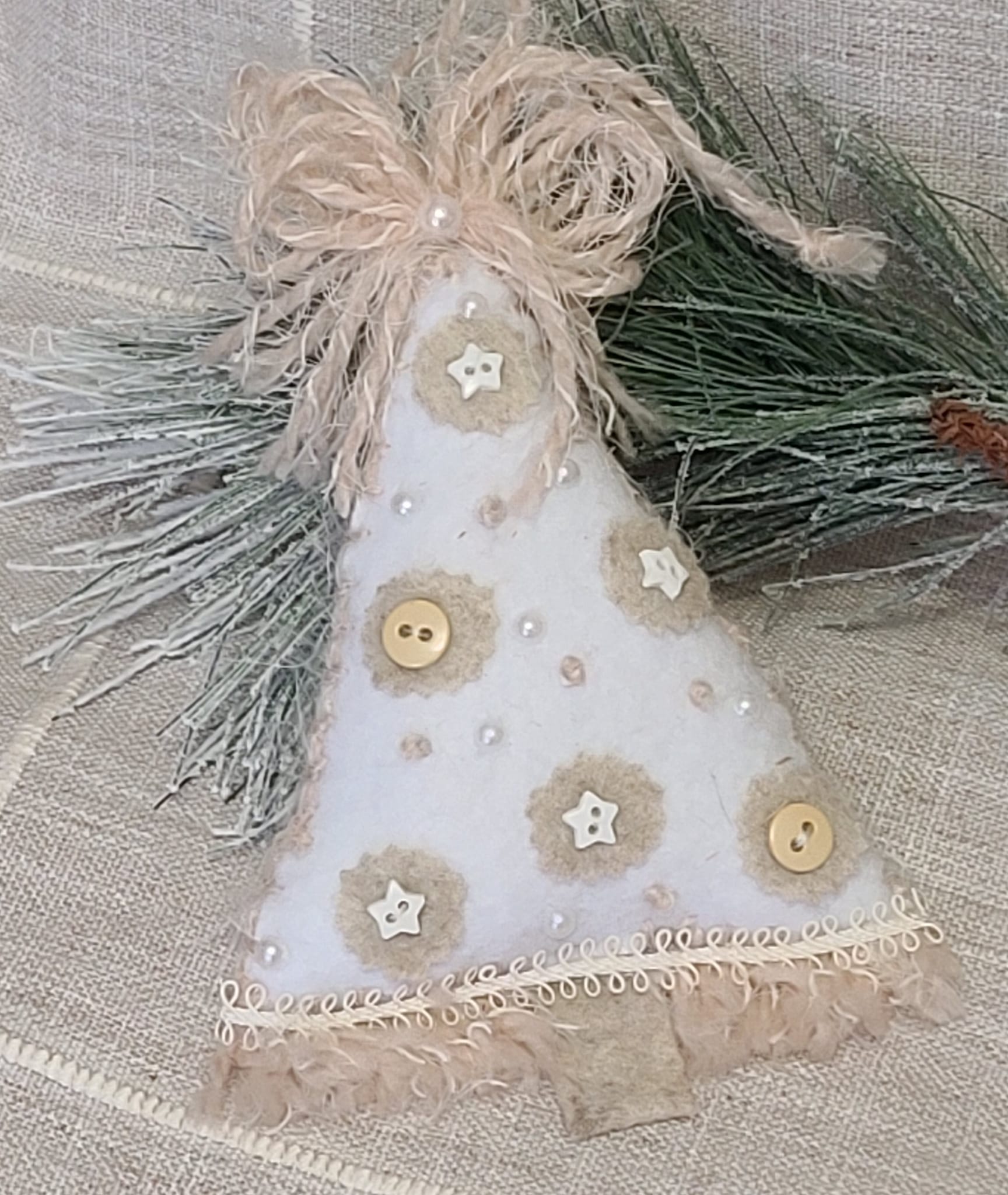 Christmas felt tree ornament - white and beige