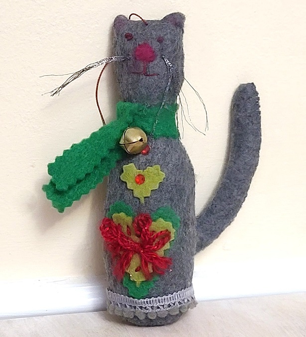 Cat ornament, handmade, felt ornament - dark gray with red and green accents - Click Image to Close