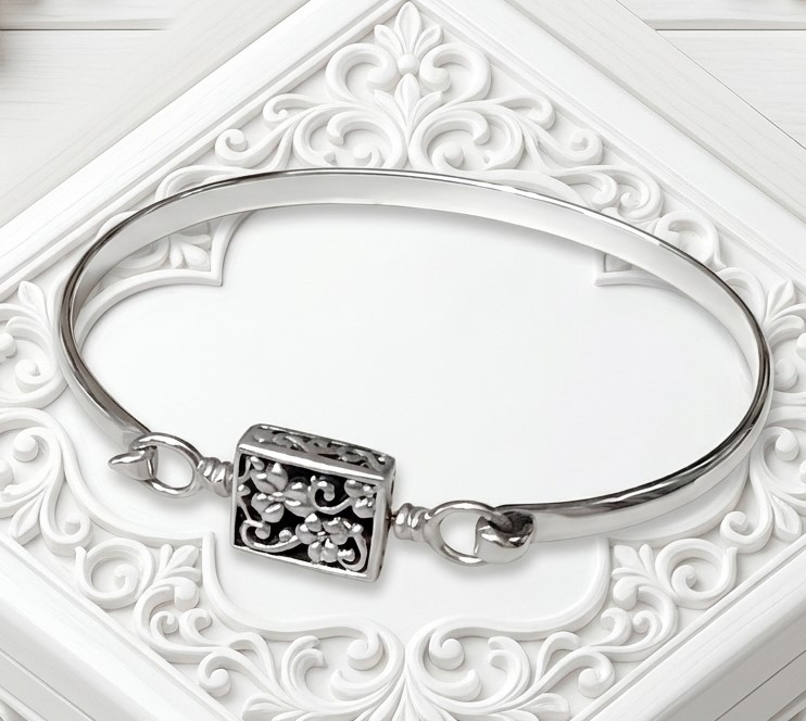 Black Onyx Gemstone and 925 Sterling Silver Filigree Reversible Bracelet