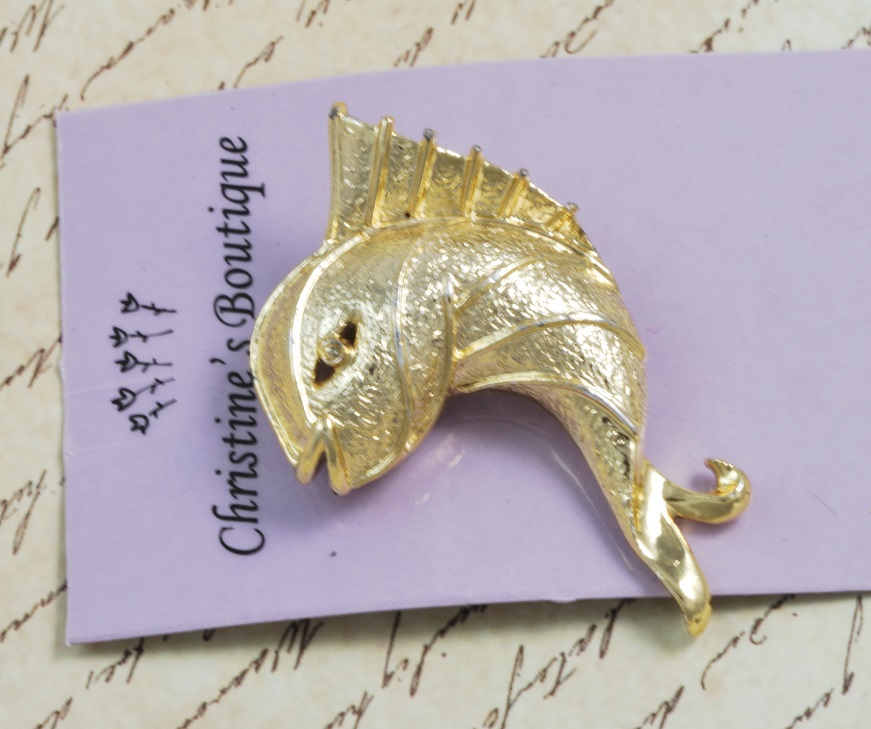 JJ Signed Goldtone Chicken of the Sea Fish Pin