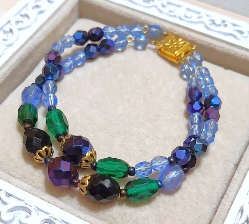 Czech glass and crystal bracelet, 2 strand,vintage bracelet with box clasp