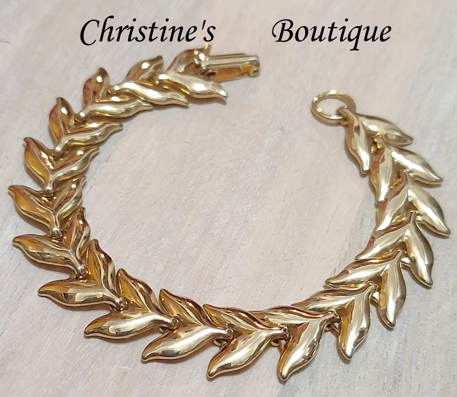 Vintage goldtone bracelet, link style with leaf motif design - Click Image to Close