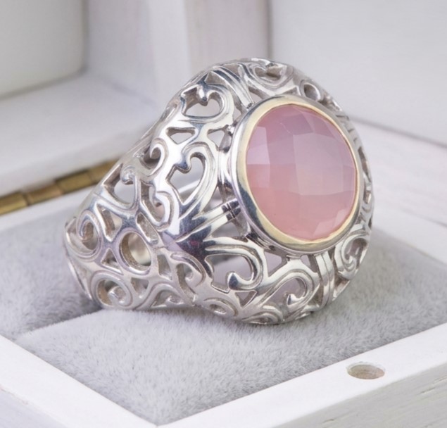 Rose Quartz Gemstone Ring Set in 925 Sterling Silver Size 8