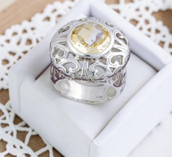 Citrine Gemstone Dome Ring 925 Sterling SIlver Size 7 1/2
