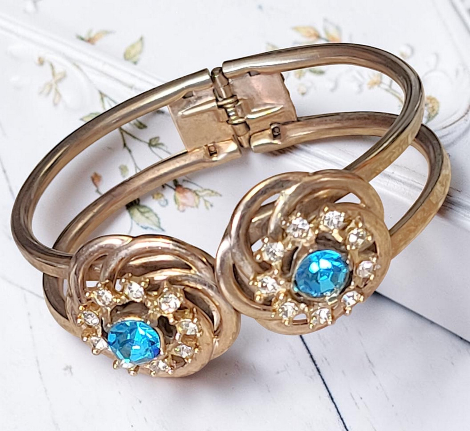 Turquoise with White Center Rhinestone Swirl Bracelet with Clamp Style Opening