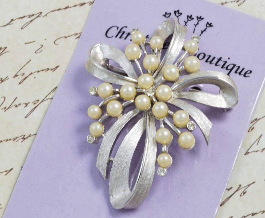 Trifari Brushed Silver and Pearls Vintage Pin