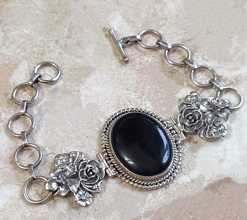 Black onyx bracelet, rose motif bracelet, set in 925 sterling silver