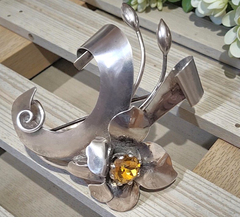 Art Deco Signed Sterling Pin with Yellow Pronged Rhinestone Art Deco Signed Sterling Pin with Yellow Pronged Rhinestone