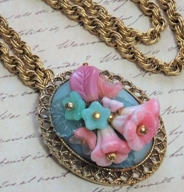 Monet Glass Flower Pendant/Pin Necklace with Heavy Chain