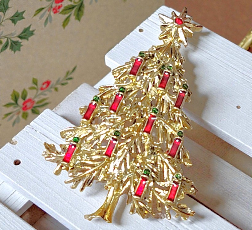 Christmas Tree Signed Brooch Ancer w/Red Enamel Candles Christmas Tree Signed Brooch Ancer w/Red Enamel Candles