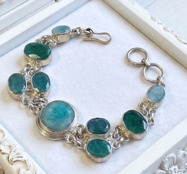 Emeralds 180 Carats Set in 925 Sterling Silver Bracelet