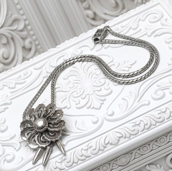 Vintage Silver Flower Lariat Necklace