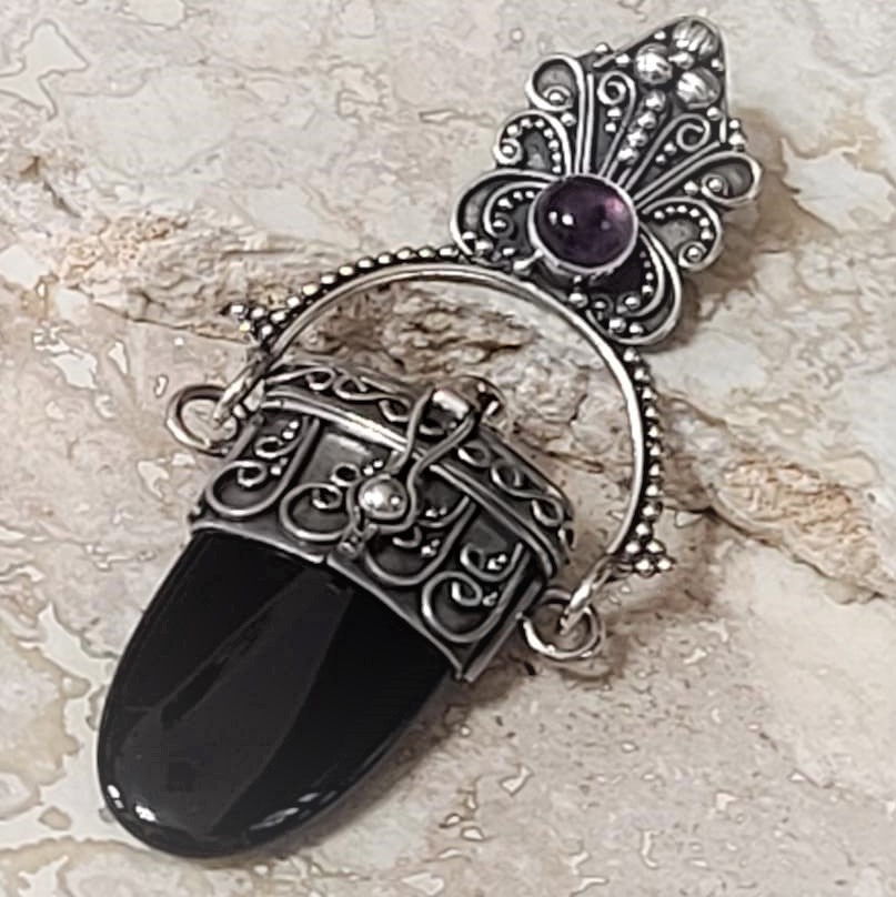 Black Onyx Compartment Slide with Amethyst Pendant - Click Image to Close