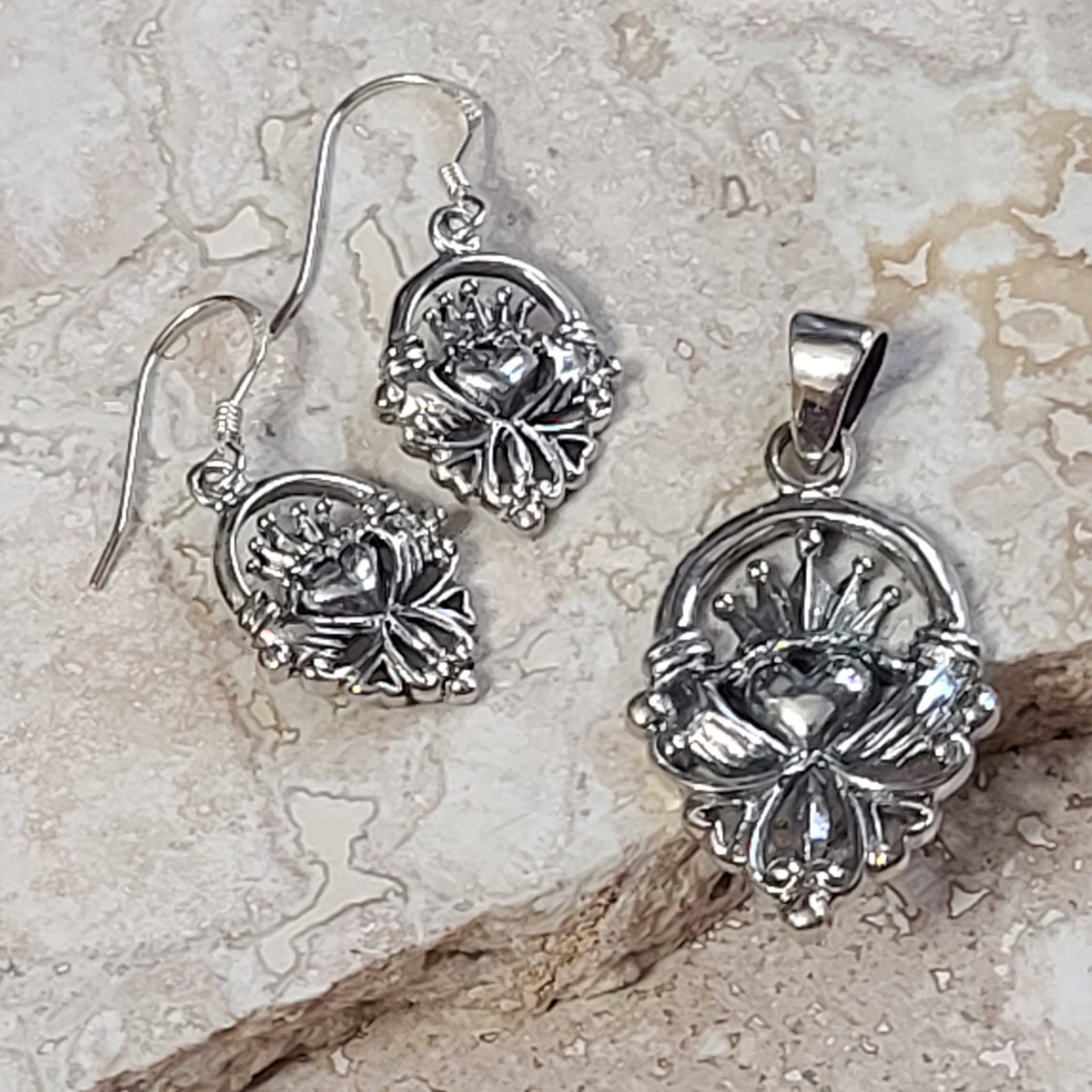 Irish Claddagh 925 Sterling Silver Pendant & Earrings Set