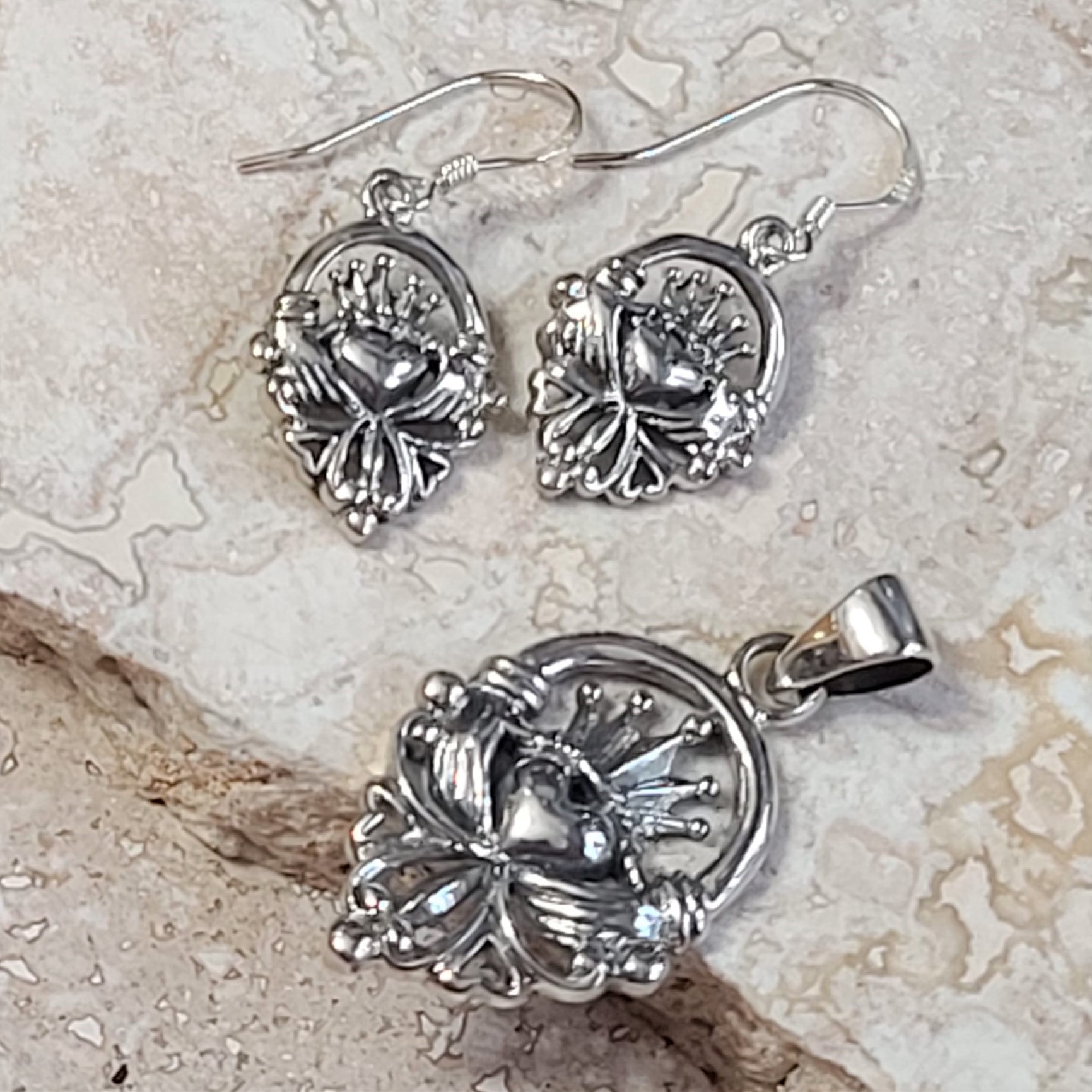 Irish Claddagh 925 Sterling Silver Pendant & Earrings Set