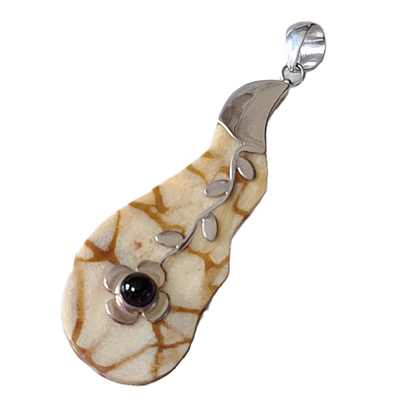 Sponge Coral & Black Onyx Artisan Made Sterling Silver Pendant - Click Image to Close