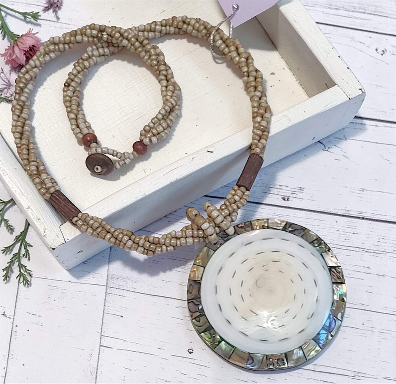 Abalone Shell Pendant Necklace 18" Abalone Shell Pendant Necklace 18"