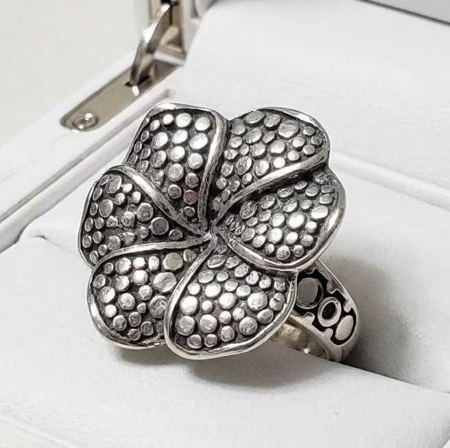 Sterling Silver Flower Ring Size 8 Sterling Silver Flower Ring Size 8