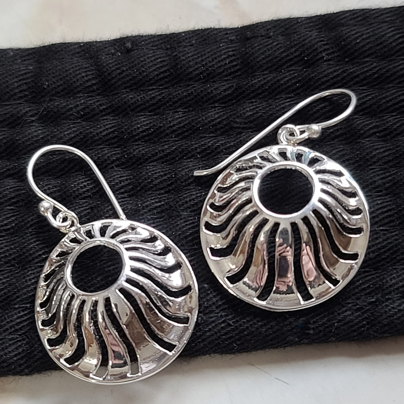 Sterling Silver Round Earrings - Click Image to Close
