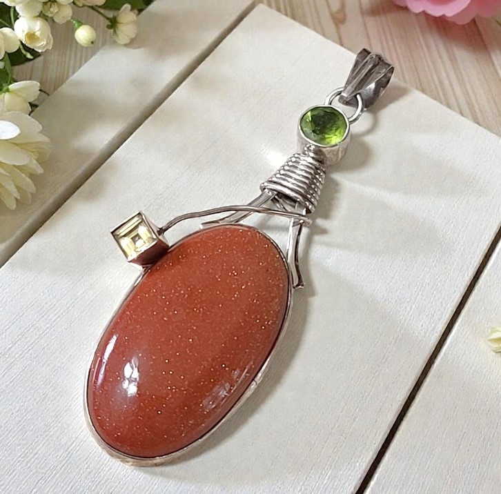 Sun Sitara Orange Gemstone w/Peridot Stones Silver Pendant 2 7/8
