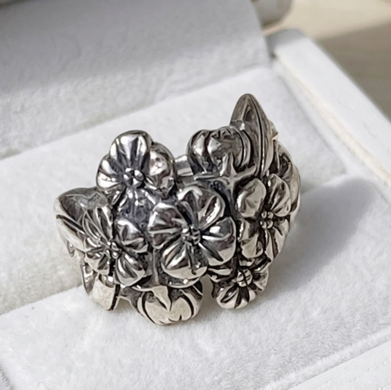 Sterling Silver Floral Ring Size 7