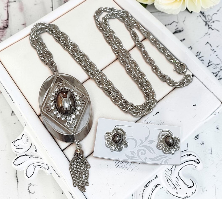 Vintage Pendant Necklace and Clip on Earring Set