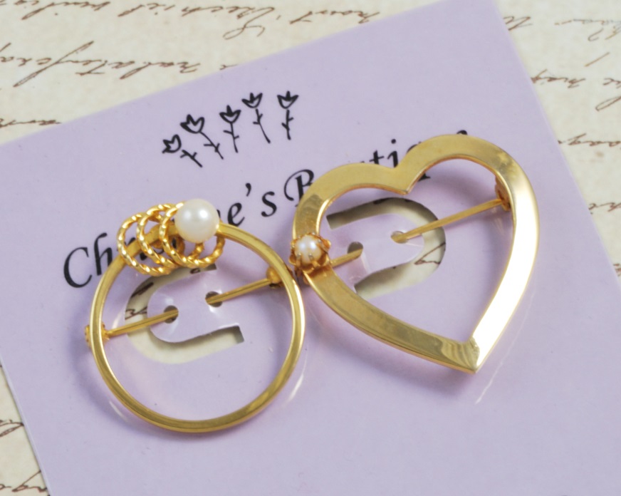 Set of two Scatter Pins Pearl Accent Gold Heart & Circle