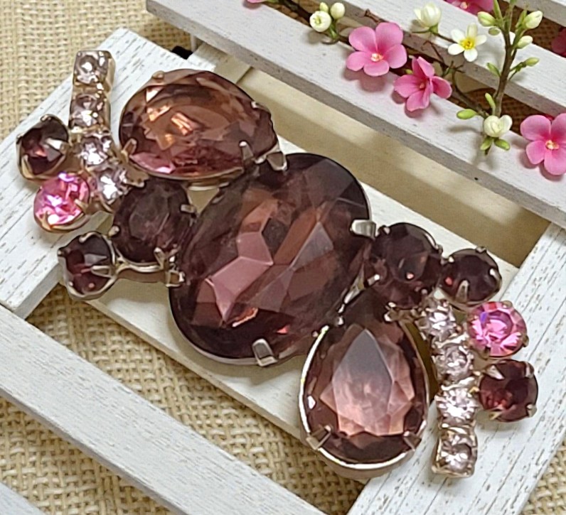 Vintage rhinestone pin, purple and pink rhinestones