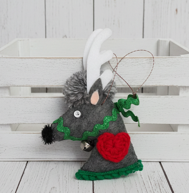 Felt reindeer christmas ornament - Dark gray w/green