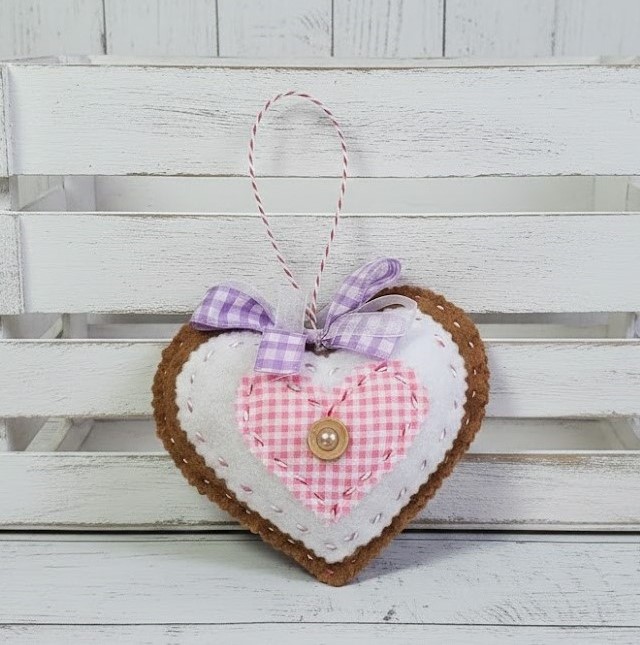 Felt heart ornament with gingham fabric - PINK