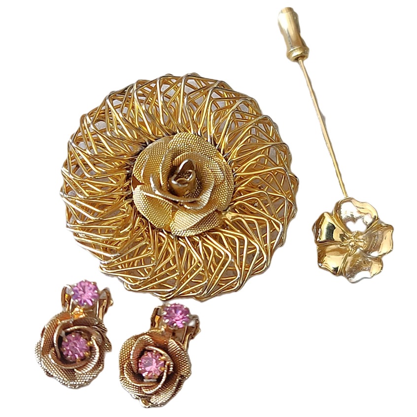 Vintage Flower Jewelry, Trifari stick pin, earrings and rose pin