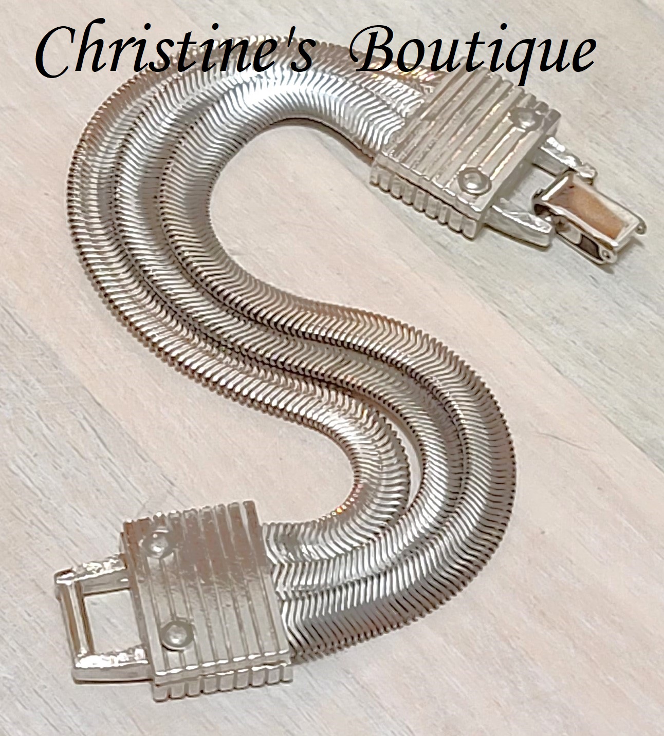Slinky bracelet, silvertone 3 strand slinky chain, vintage bracelet - Click Image to Close