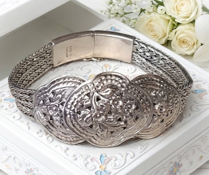 Vintage 925 Sterling Silver Bracelet with Floral Detail