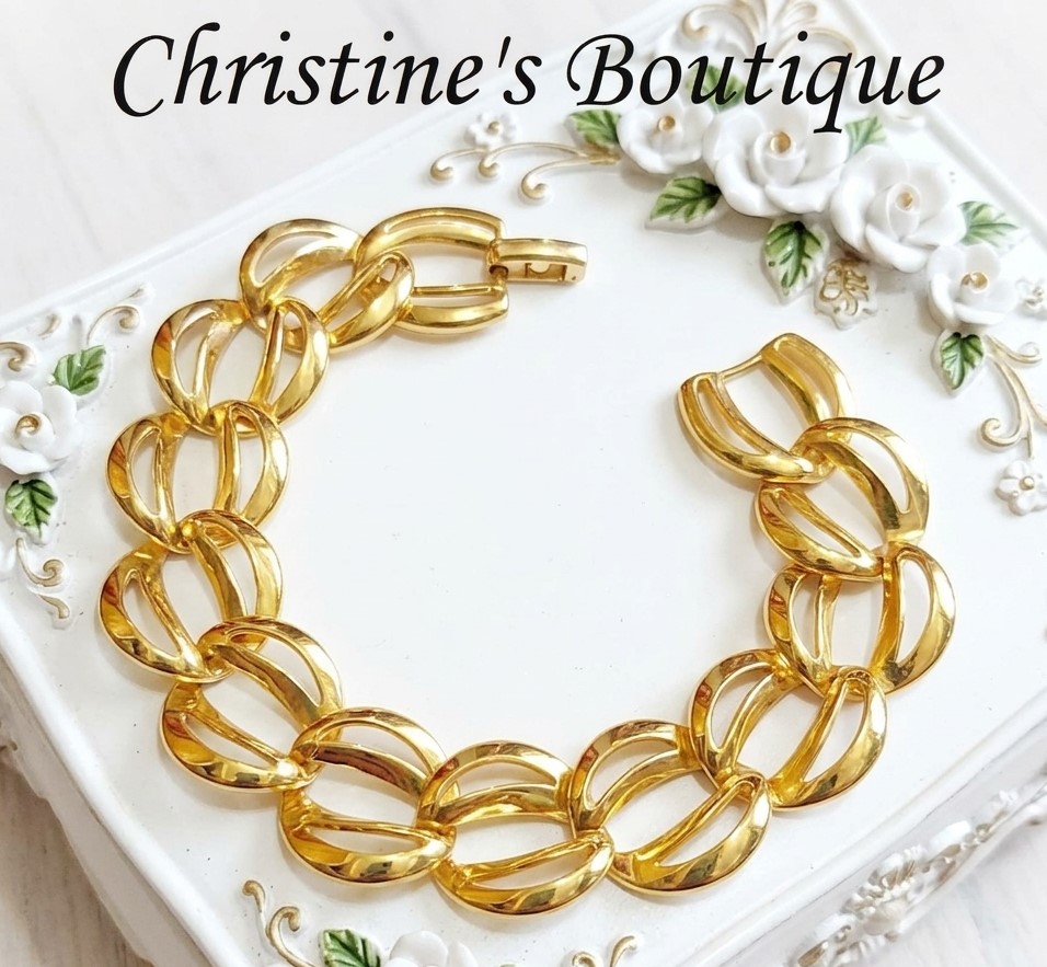Bracelet signed Napier Gold Circle Links