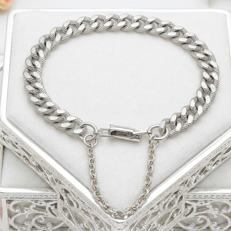Vintage Diamond Cut Chain Bracelet with Safety Chain Signed Germany
