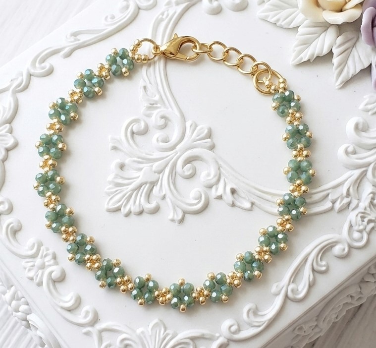 Beaded Bracelet with Mint Green Crystals