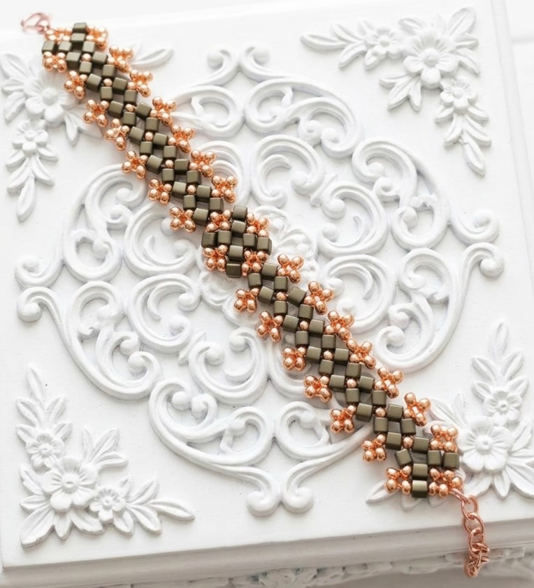 Miyuki Glass Cube Beaded Bracelet Color Fern Green with Copper accents