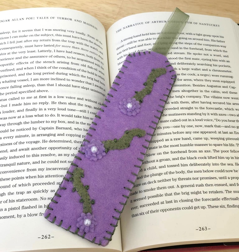 Handmade felt bookmark, embroidery and beaded accents, gift for book lover, reader - Click Image to Close