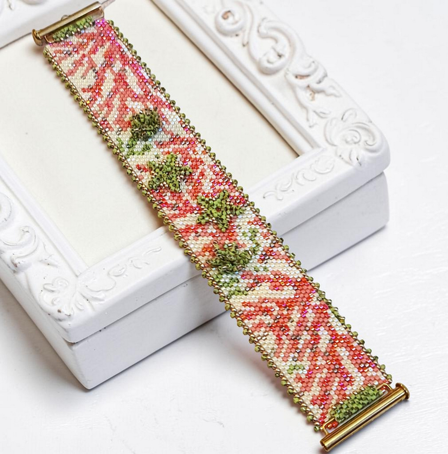 Miyuki Glass Beaded Bracelet with 2D Starfish and Ocean Coral Design