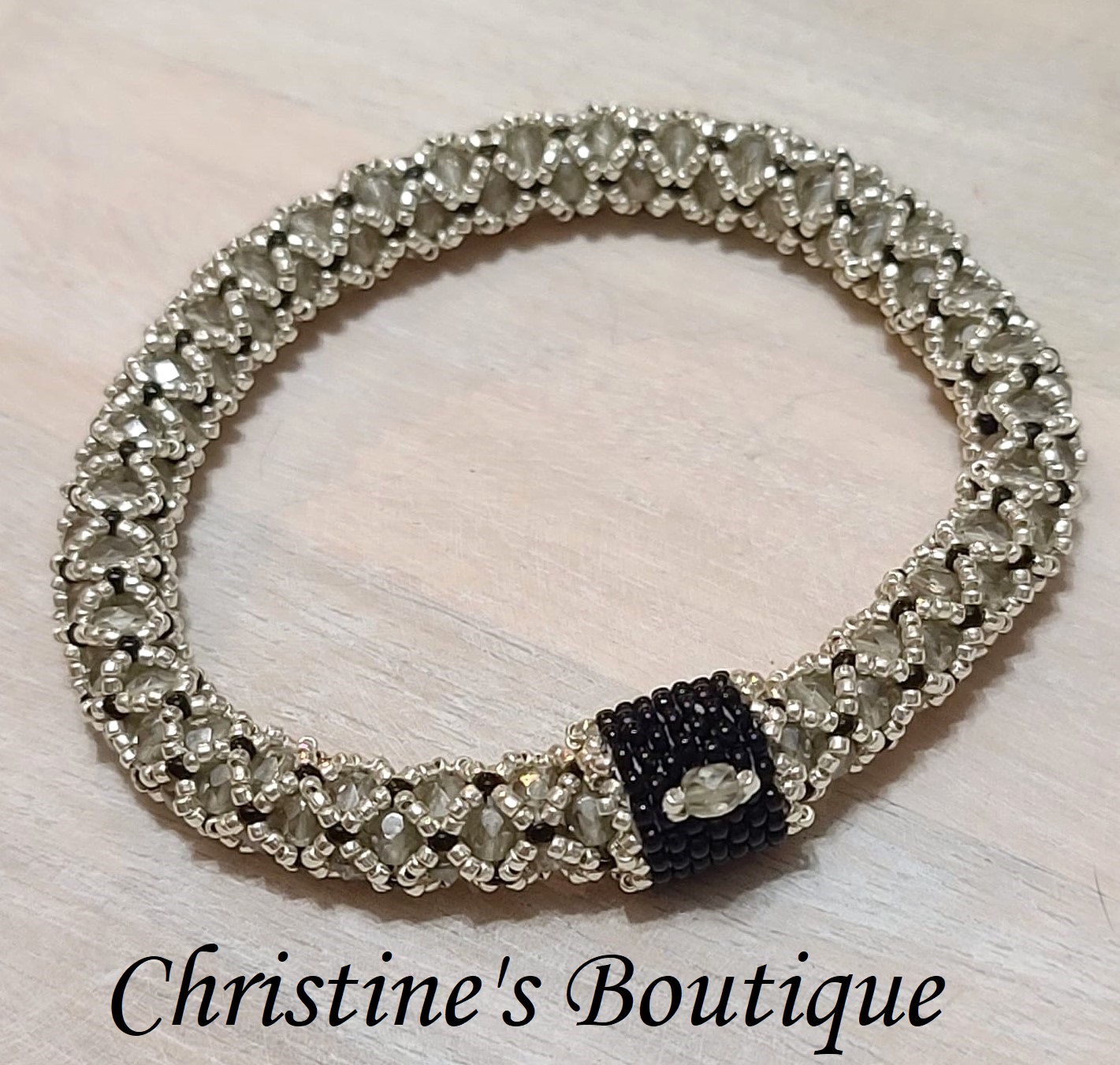 Silver crystal bracelet, bangle stye, handcrafted, miyuki glass - Click Image to Close