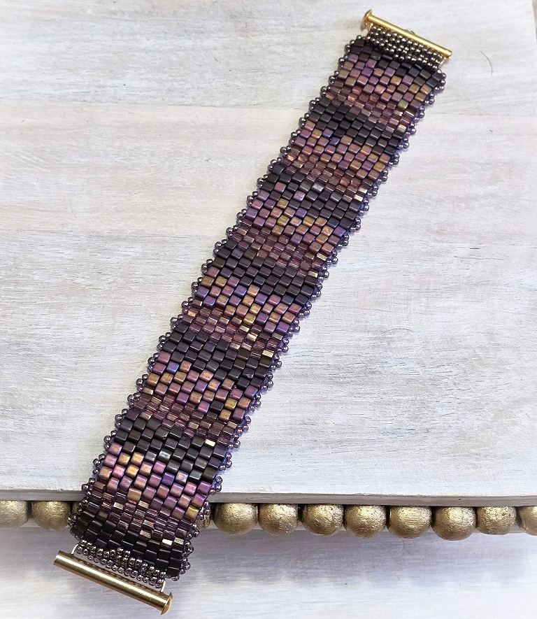 Purple ombre, handcrafted bracelet, miyuki glass beads, peyote stitch, cube like scale beads