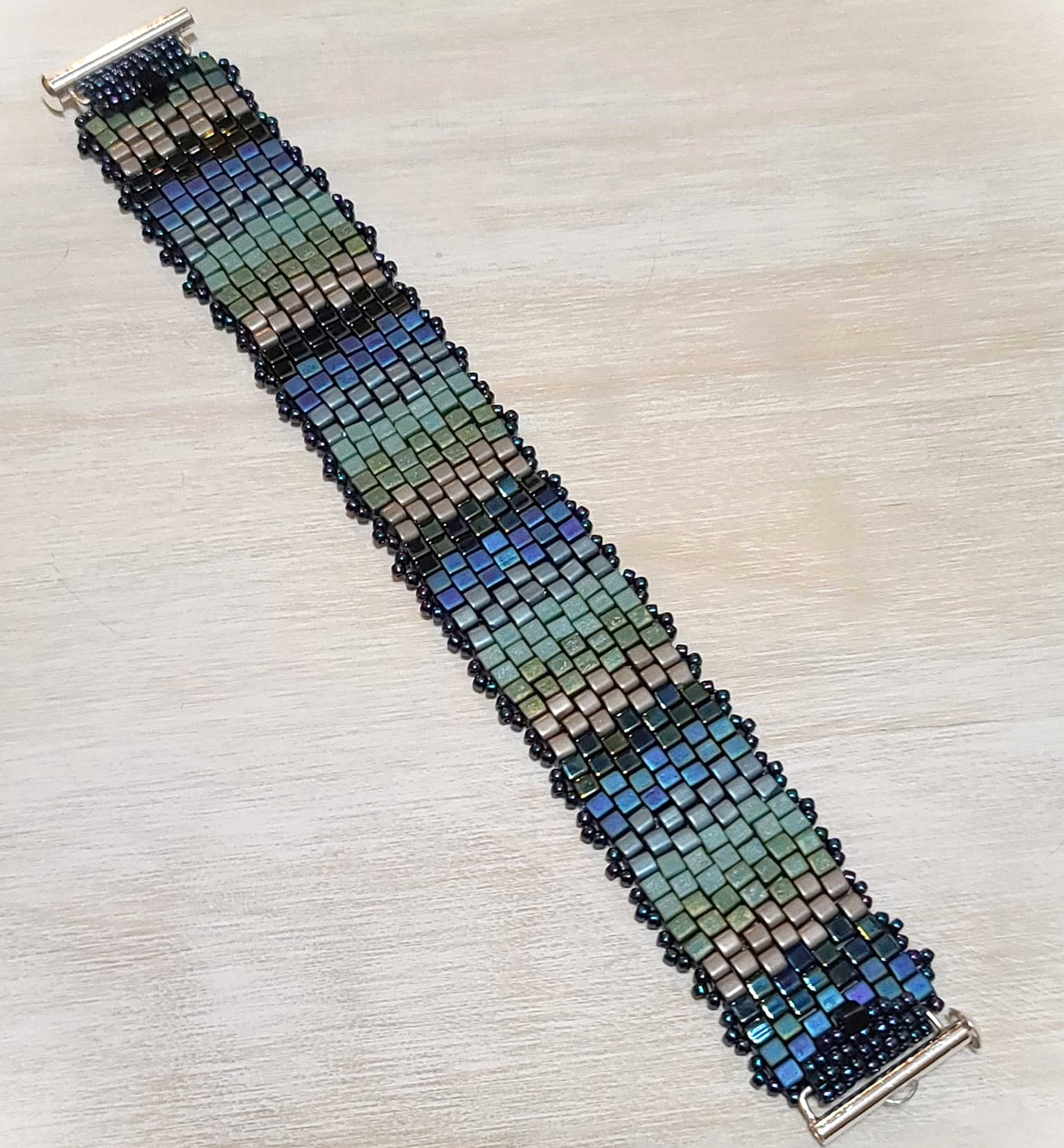Beaded ombre bracelet, handcrafted blue tones, miyuki glass bead