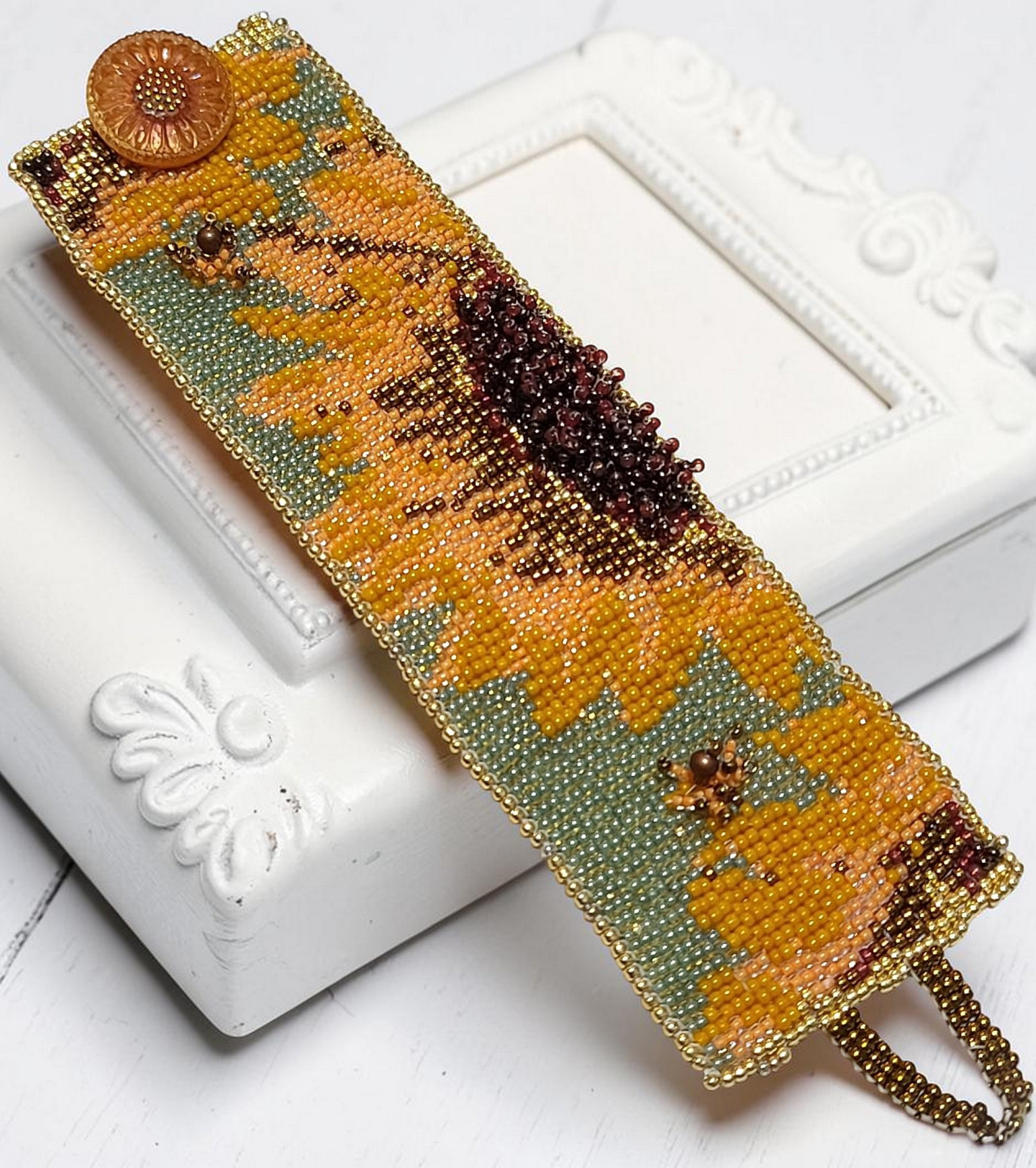 Peyote Stitch Sunflower bracelet with Miyuki Glass Delica Beads